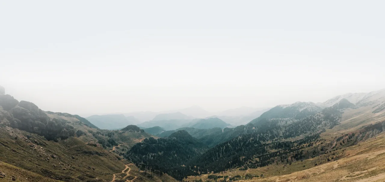 bg-mountains-desktop